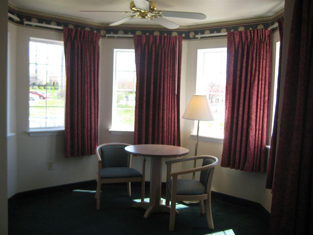 Guesthouse Inn & Suites Lexington Exterior photo